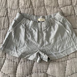Bella Dahl gray shorts